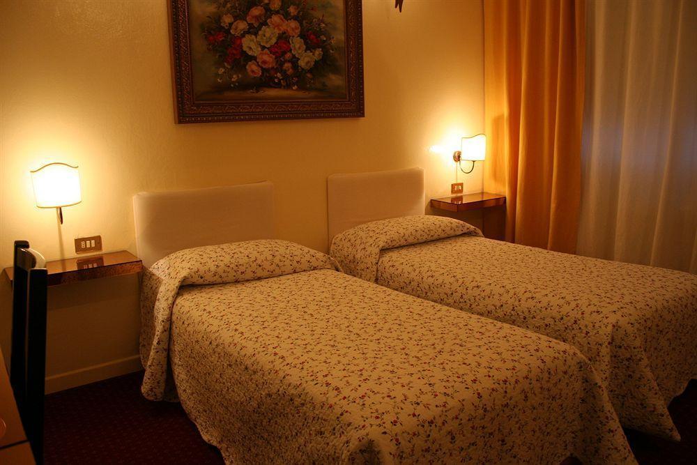 Europa Fiera Rho Hotel Buitenkant foto